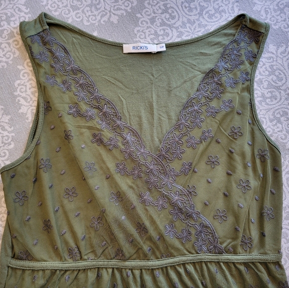 Olive Green Ricki's top - Picture 2 of 6